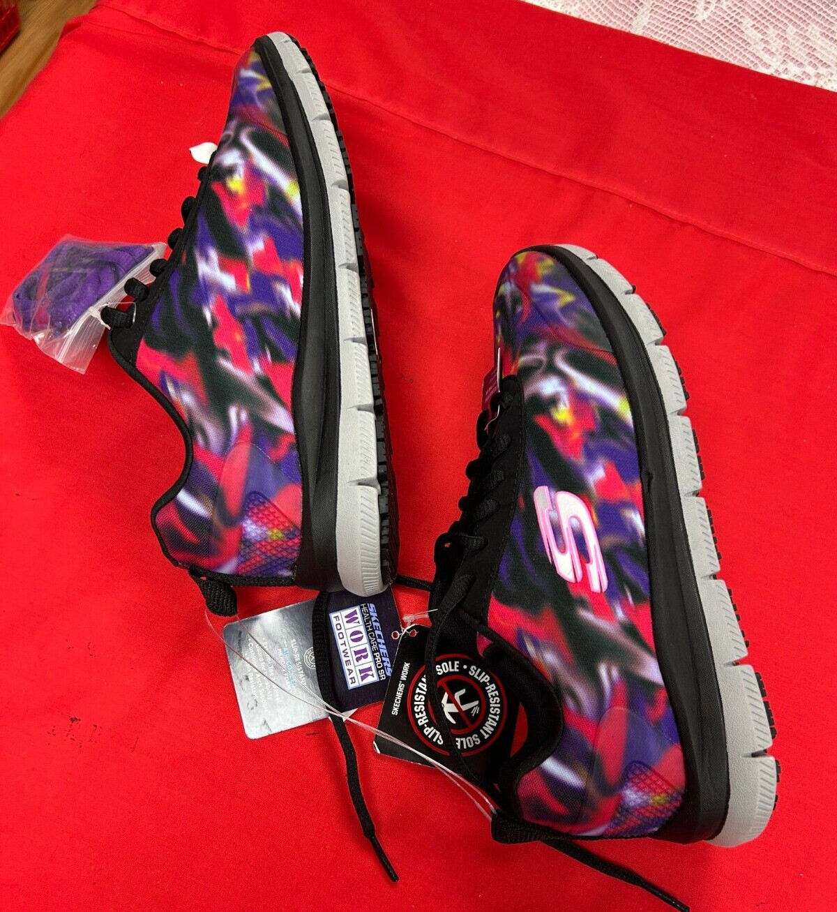 NEW-Skechers- Women Memory Foam Air Cooled 77217/ BKMT – SZ-5.5., China.