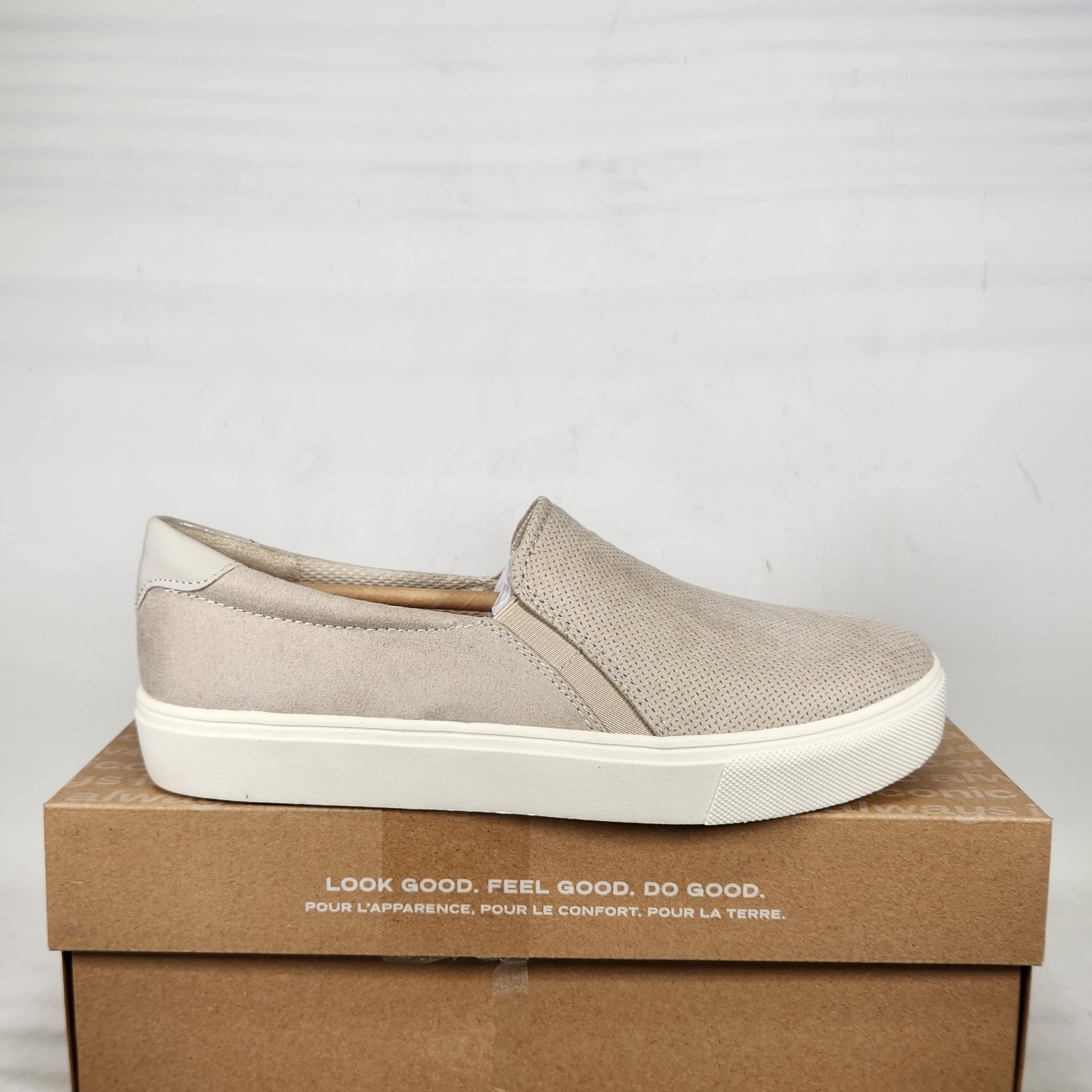 Size 9.5 WIDE – Dr Scholls Nova – Oyster