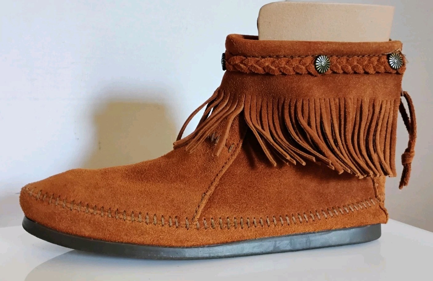 NWOB “Minnetonka” Brown Suede High Top Back Zipper Moccasin Boots US-11