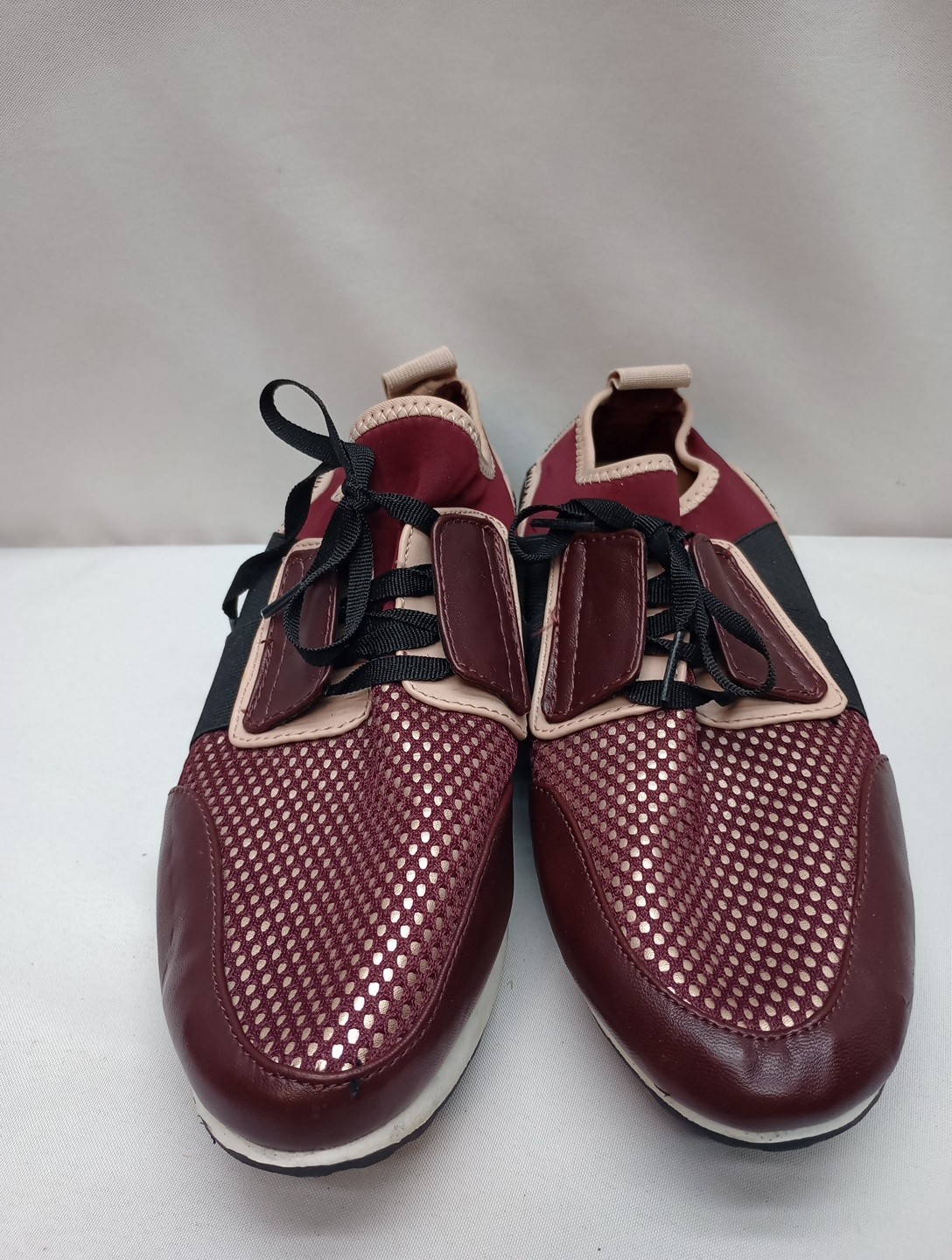 A New Day Shoes Womens 9.5 Casual Sneakers Butgundy Mesh Lace Up Low Top Comfort