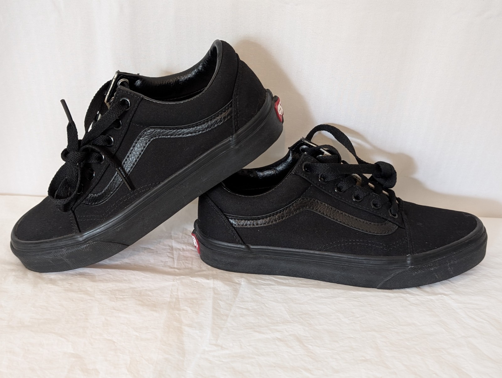 VAN’S LACE UP SKATEBOARD SHOE WOMEN’S 7 MEN’S 5 EUR 37