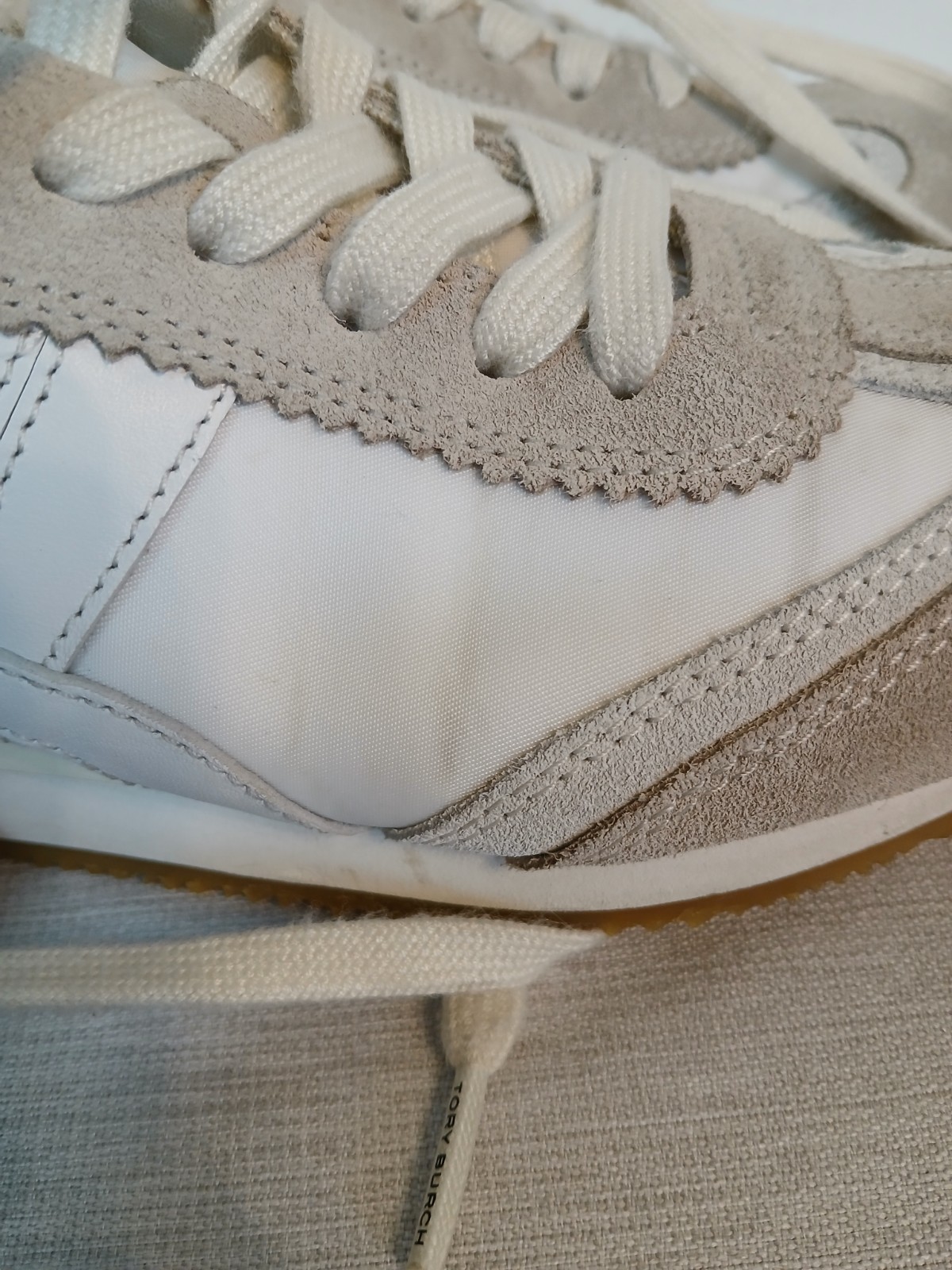 Tory Burch Hank Leather Suede Sneaker Womens 6 Snow White Beige Gum Lace