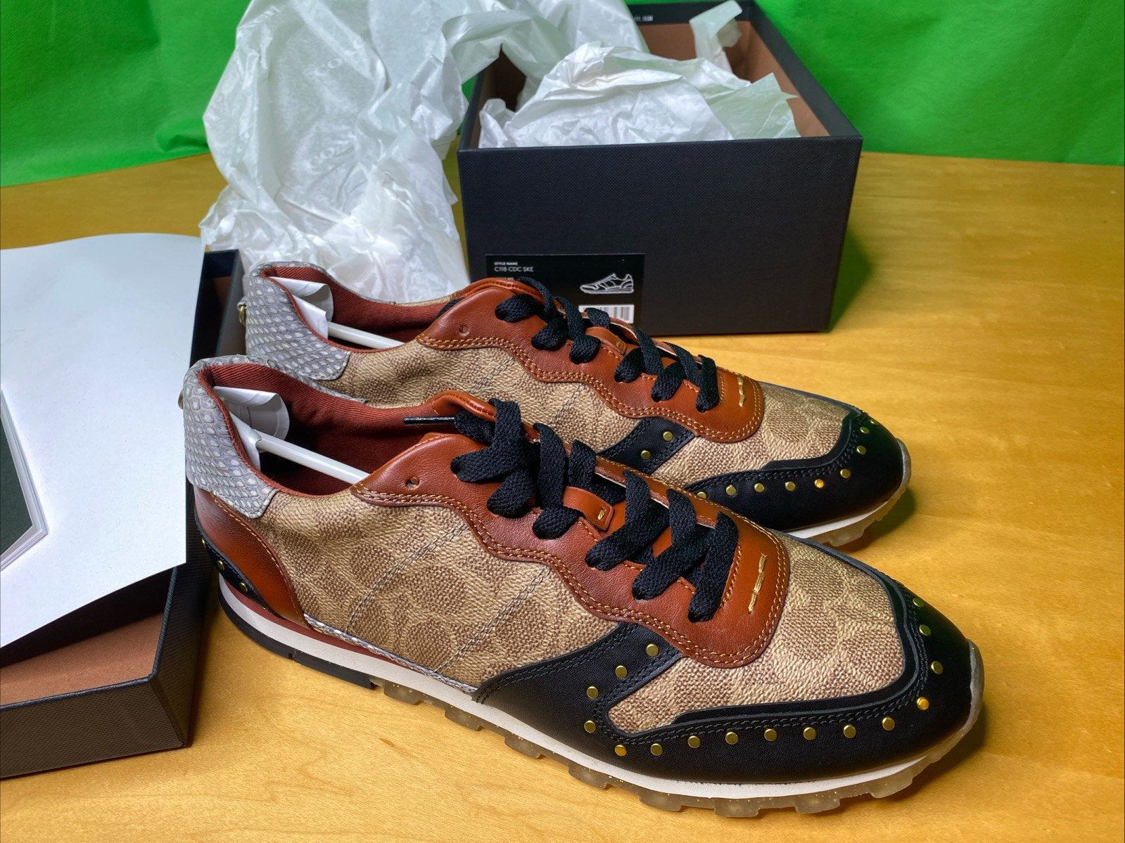 Coach New Women’s Brown C118 In Signature Canvas Size 11b