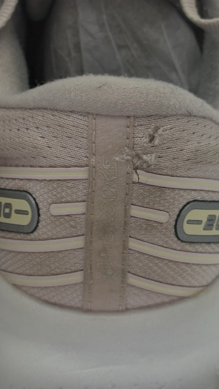 Brooks Glycerin GTS 20 Womens Sz 10.5 B Light Pink Running Shoes Sneakers -Read