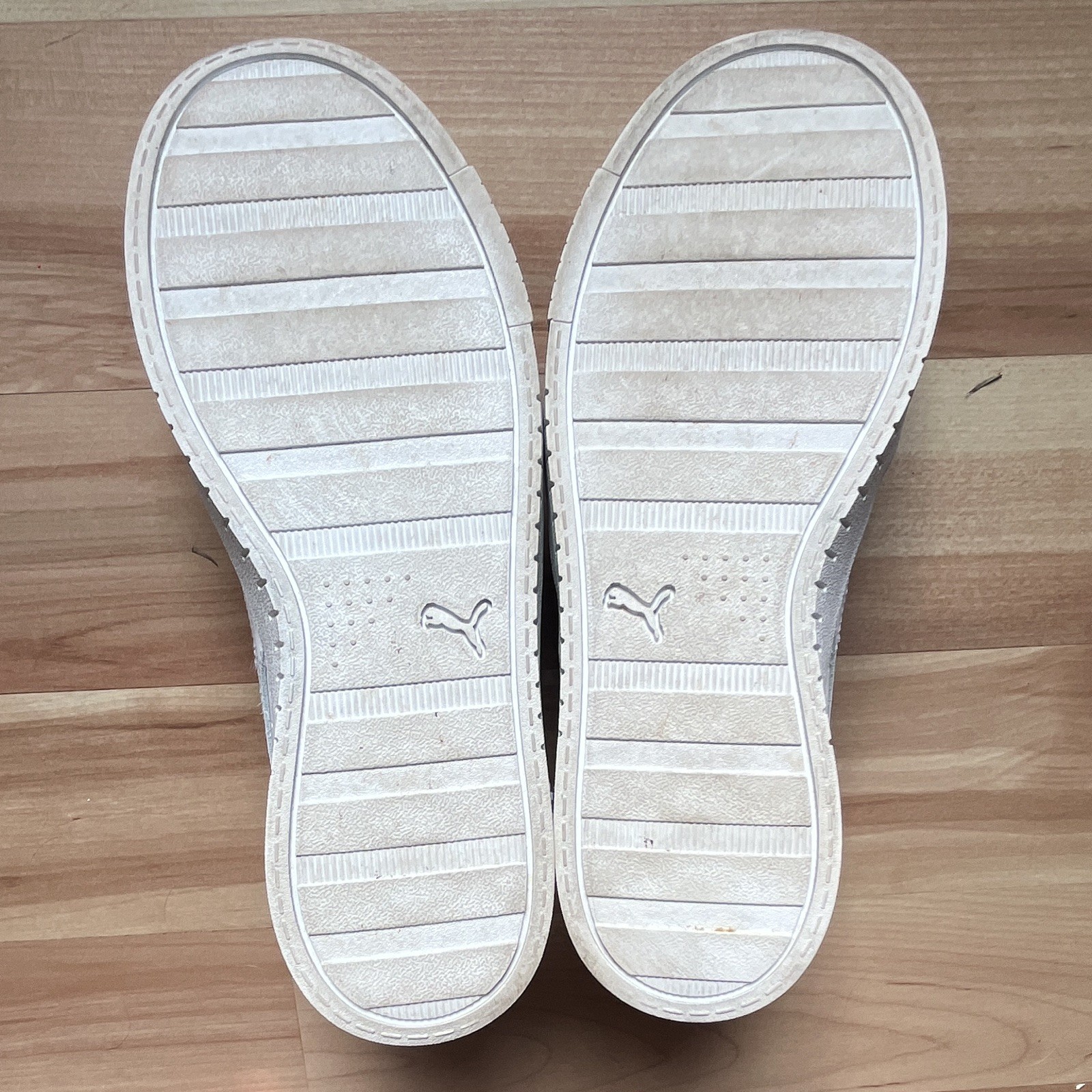 PUMA Women’s White Low Top Lace-Up Athletic Sneakers Solid Casual Activewear