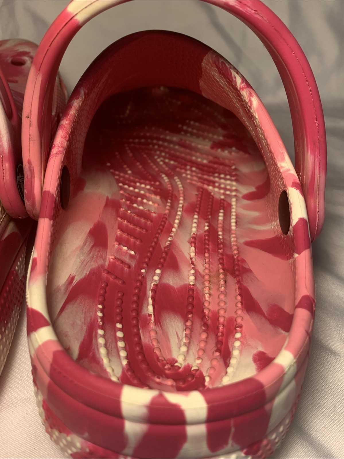 Crocs Classic Marbled Clogs In A Pink And White Tie-dye Colorway M5,W7