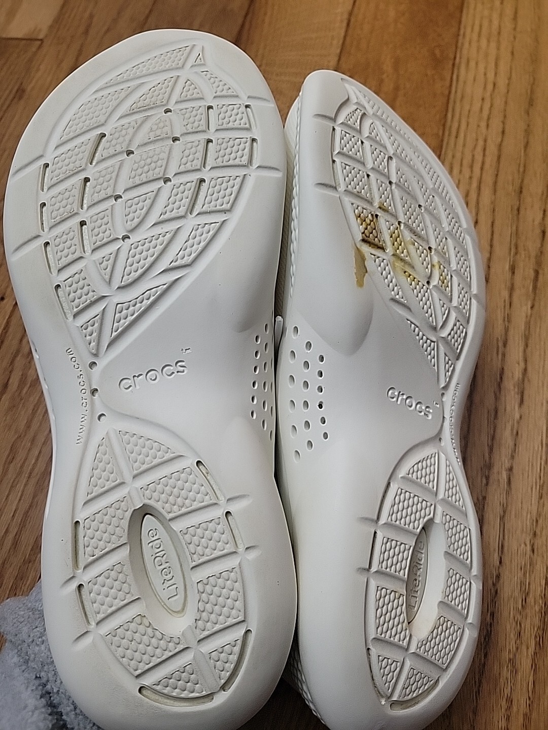 Crocs LiteRide 360 Pacer Sneakers Shoes Women’s Size 9 Ivory 206705