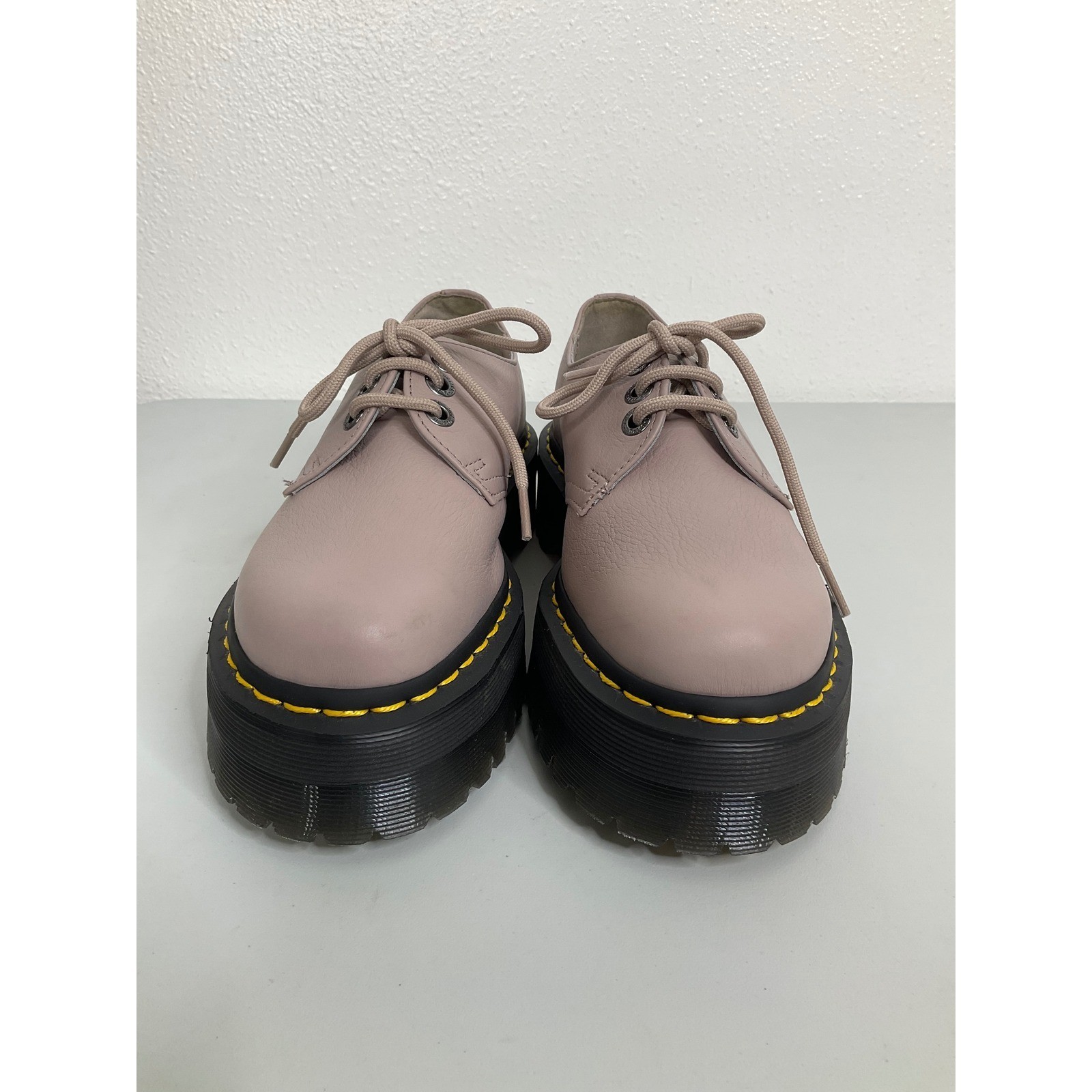 Dr. Martens 8053 Quad Platform Oxford Shoes Vintage Taupe Pisa Leather 31167