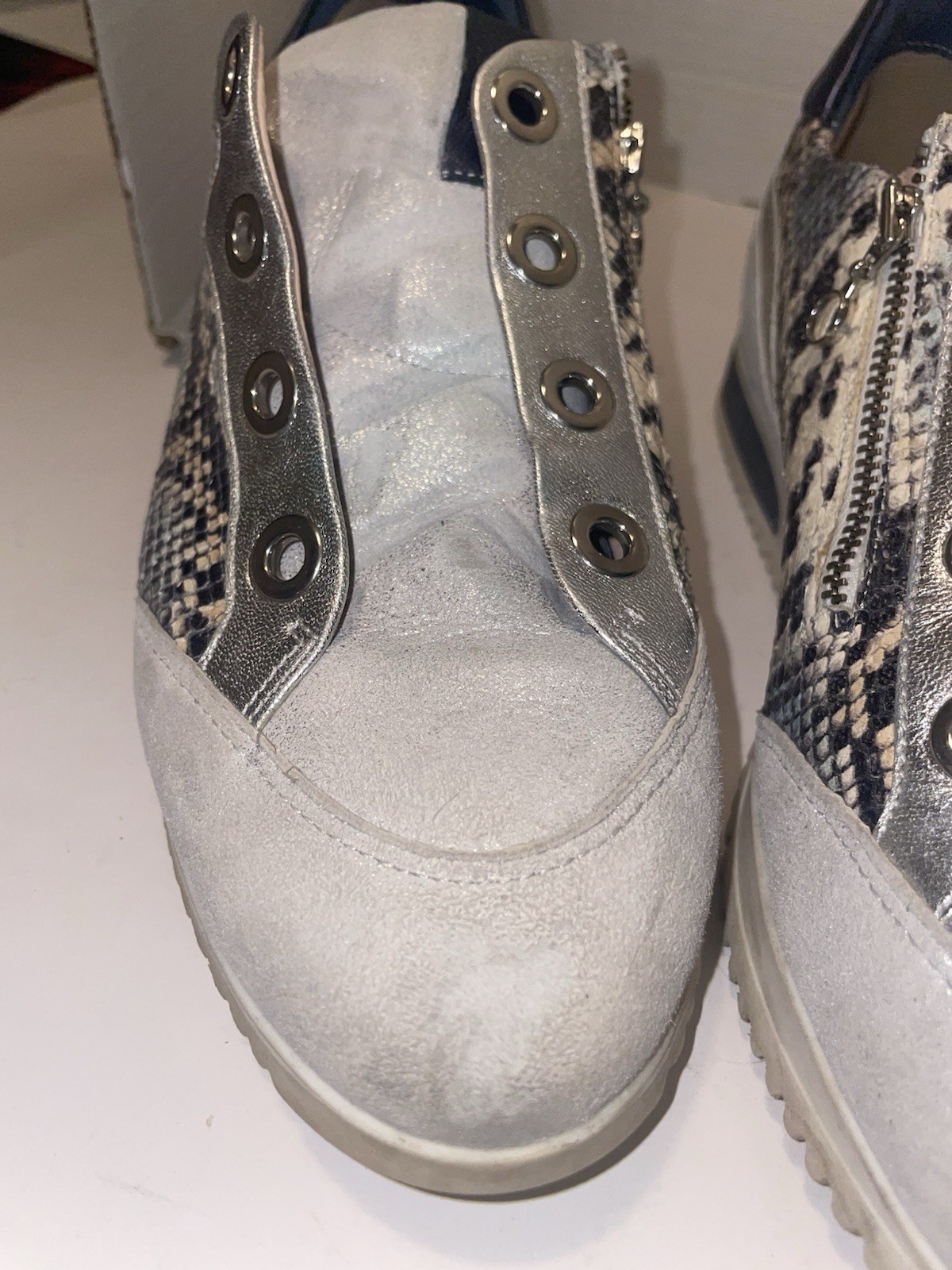 Softwaves Women’s Python Print Sneaker Sz 8 Platform Arch Support No Laces, Zip