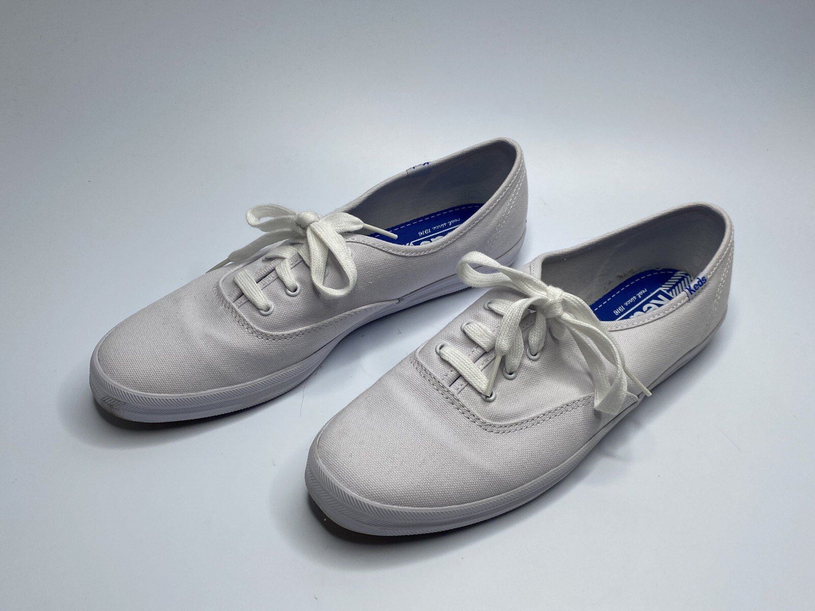New Keds Womens White Canvas Champion Slip On Flat Shoes WF34000S Sz 9.5
