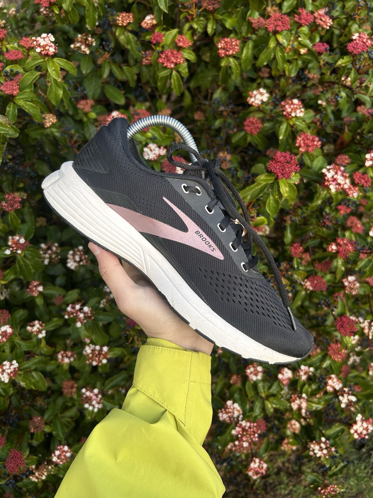 Size 9 Women’s Brooks Transmit 3 Road Running Shoes Black Pink White
