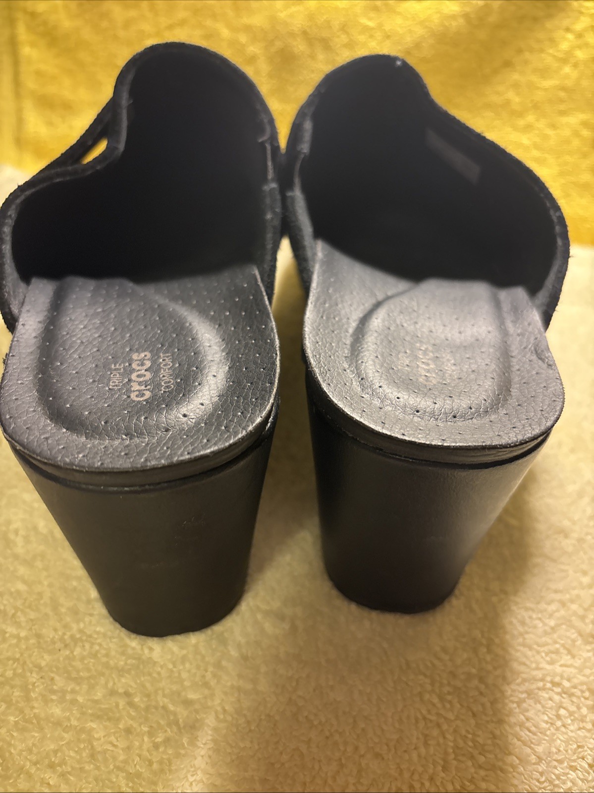 Crocs Women’s Sarah Black Suede Clog Mules Size 11 (RUN WIDE) FR/SHP