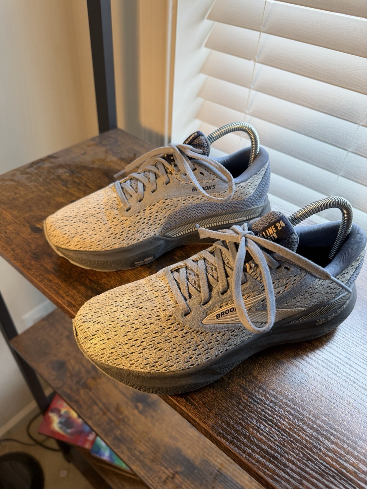 Brooks Adrenaline GTS 24 Womens Shoe Sz 7B Country Wash Bluewash Mesh Sneaker