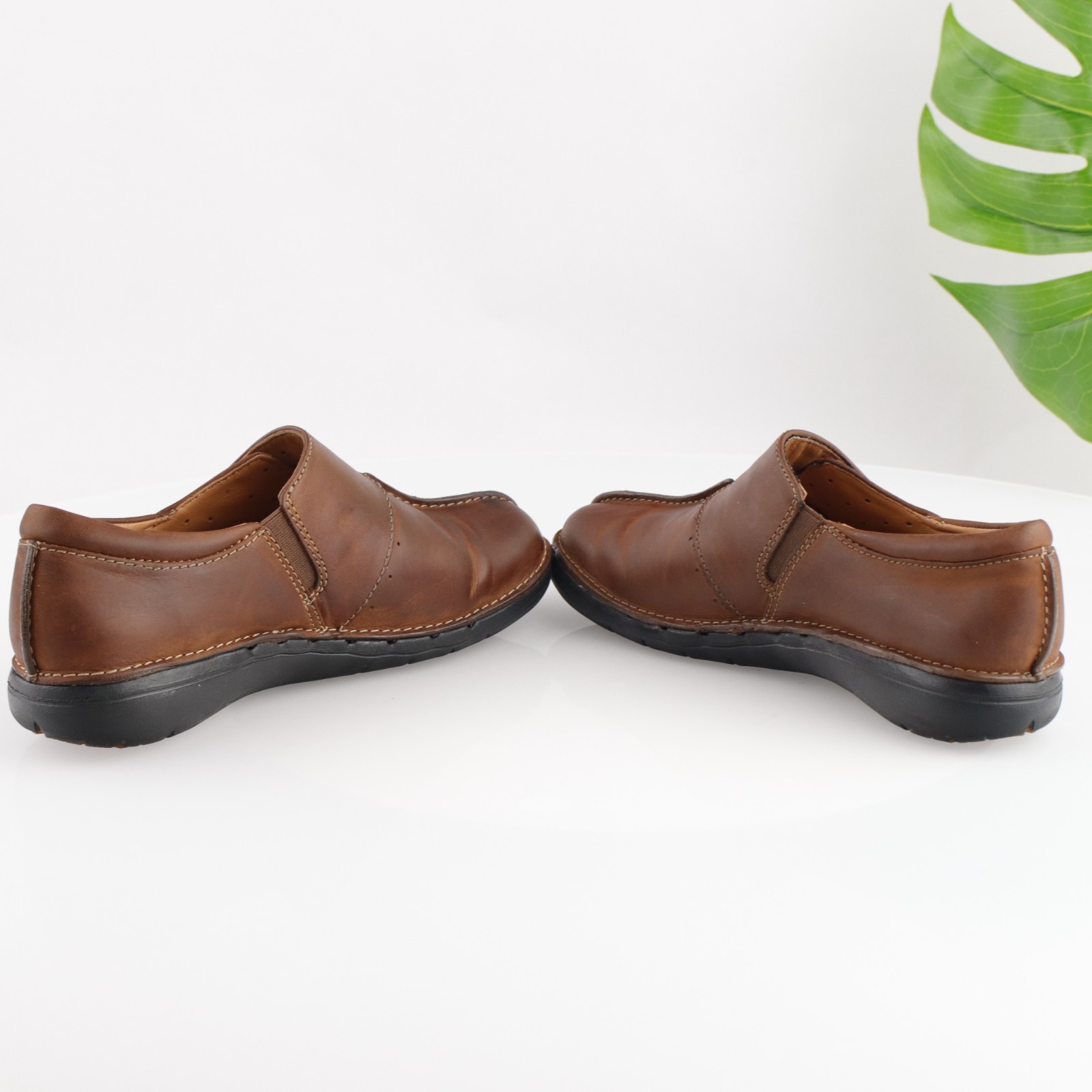 Clarks Womens Un Loop Ave Loafer Size 8 M Brown Leather Slip On Casual Shoe Flat
