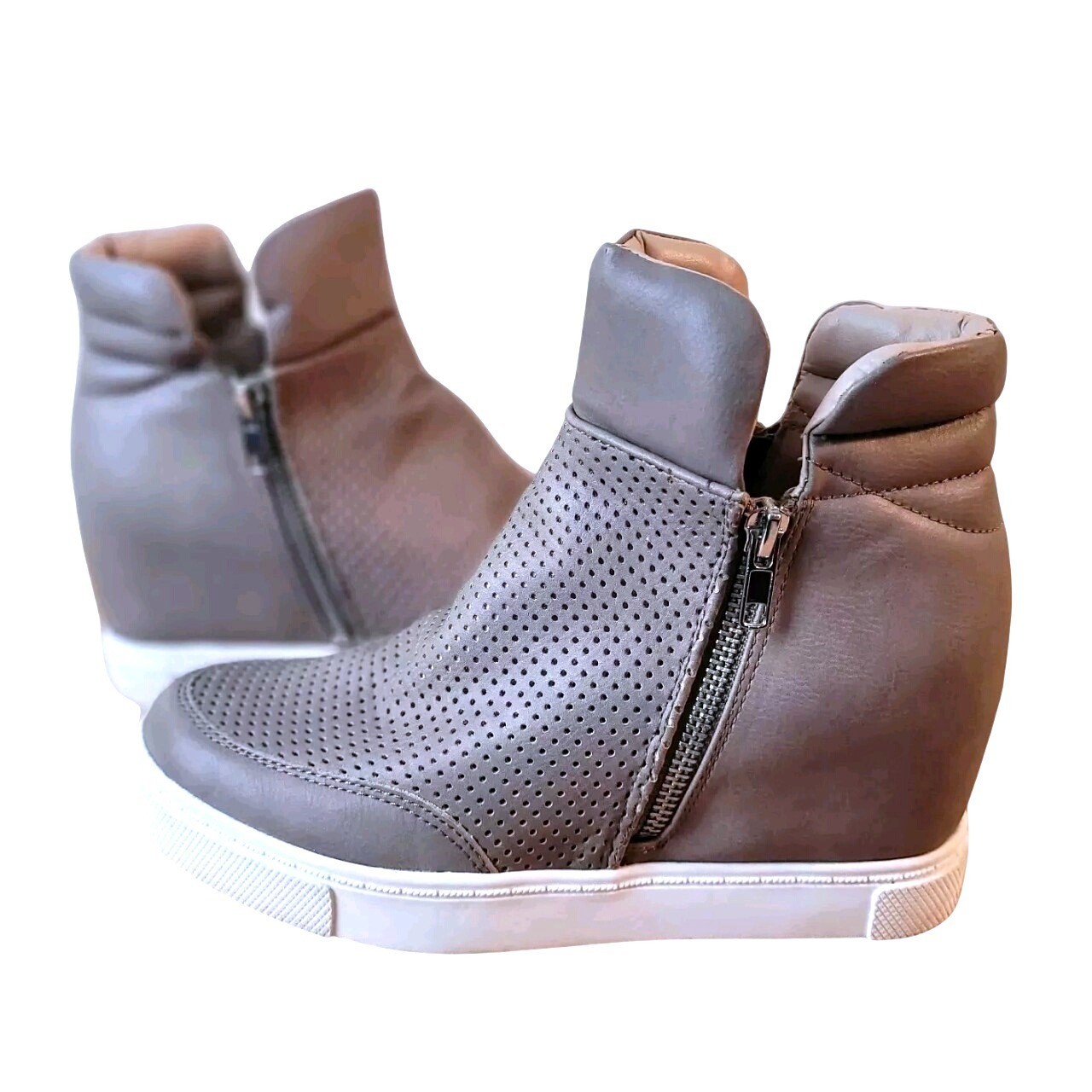 Steve Madden Linqsp Taupe Hidden Wedge Sneakers sz 8 Perforated Fashion High Top