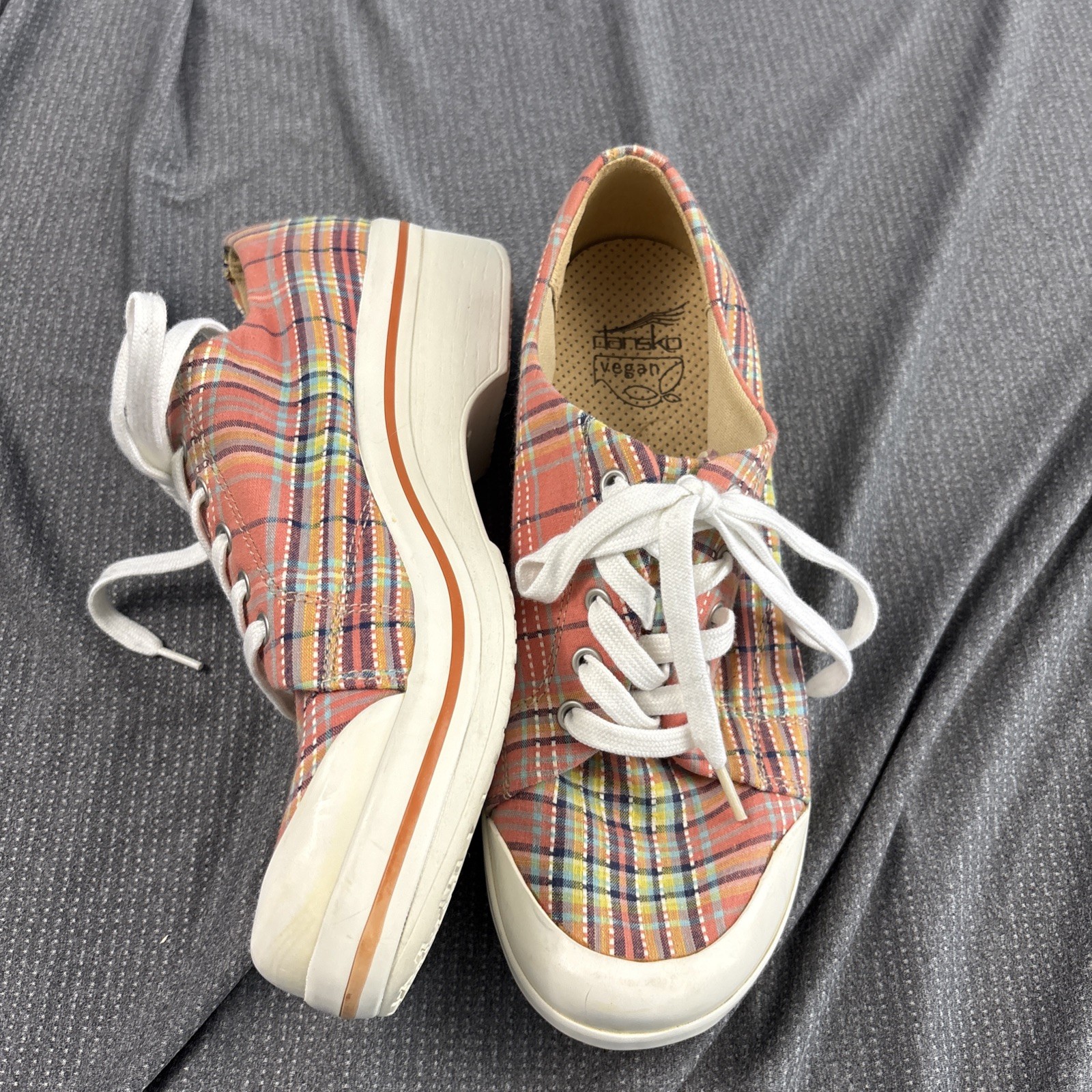 Dansko Vegan Plaid Athletic Size 39 Slip Resistant