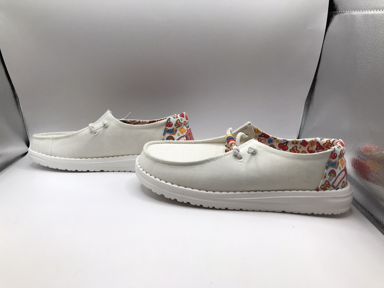 WOMEN’S OFF WHITE/MULTI HEY DUDE WENDY DANGLE CHARMS SLIP ON SNEAKER SIZE 7 NWT