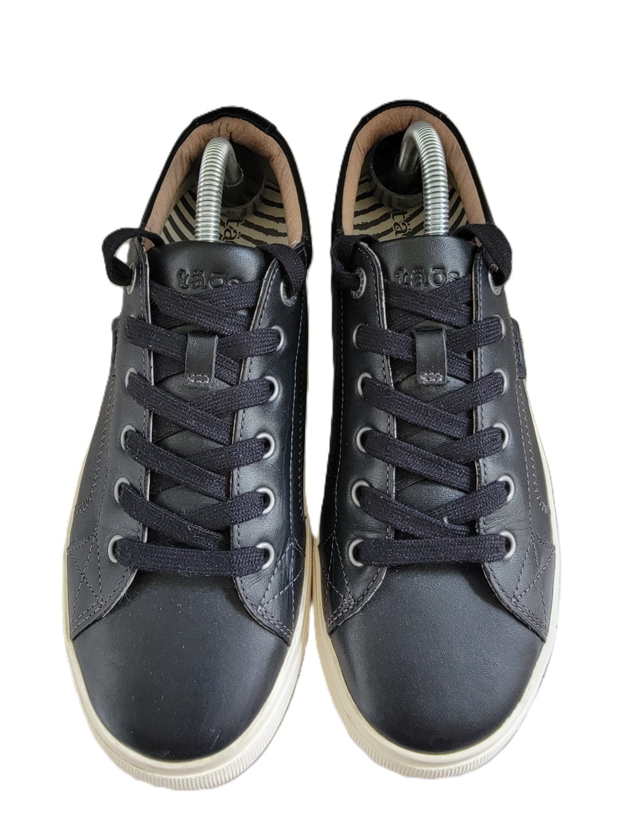 Taos Onward Black Leather Sneakers Size 11 Comfort Arch Support Insole Tie Shoes