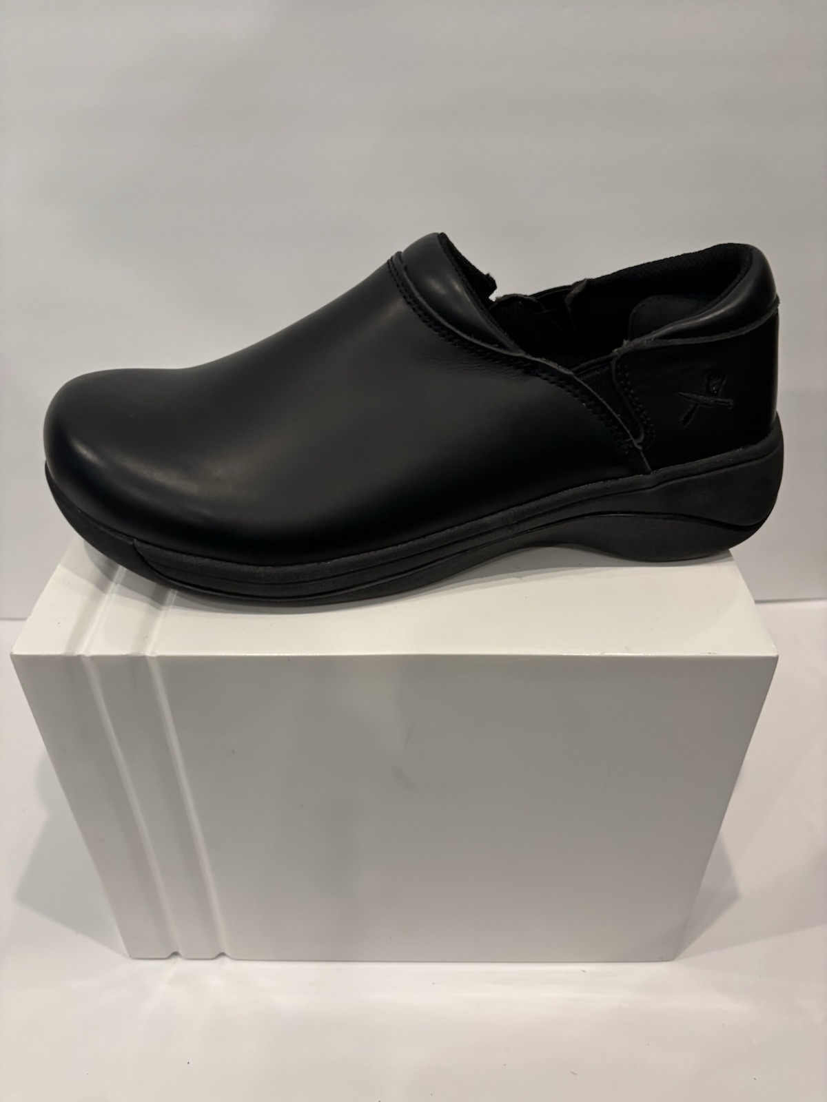 Mozo traction by shoes for crews / Size 9.5 Black NEW!!/work shoes/ladies/no box