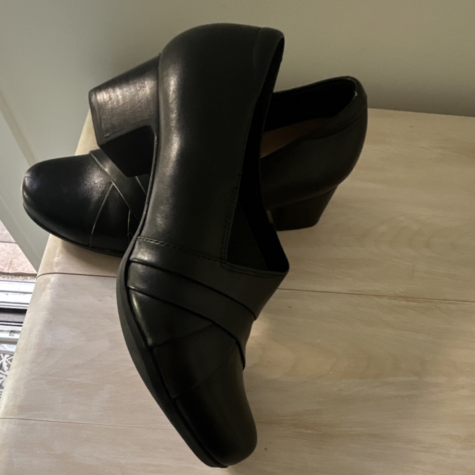 Clarks Unstructured Women’s Black Leather Slip-On Comfort Block Heel Shoes 8