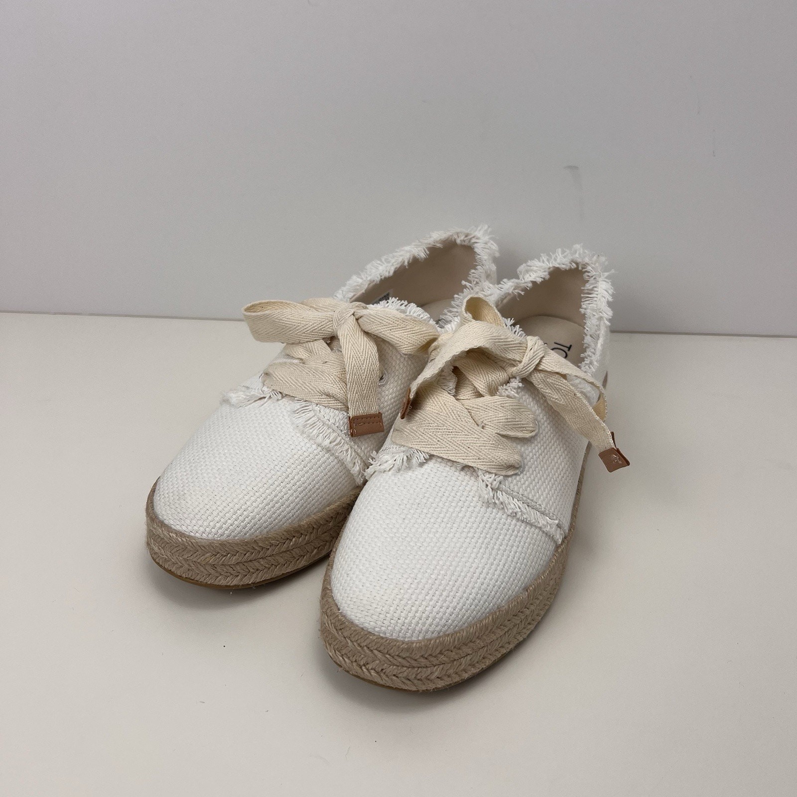NWOT Woman’s Size 10 Sneakers TOMS Carolina Lace Up Platform Espadrille Sneaker