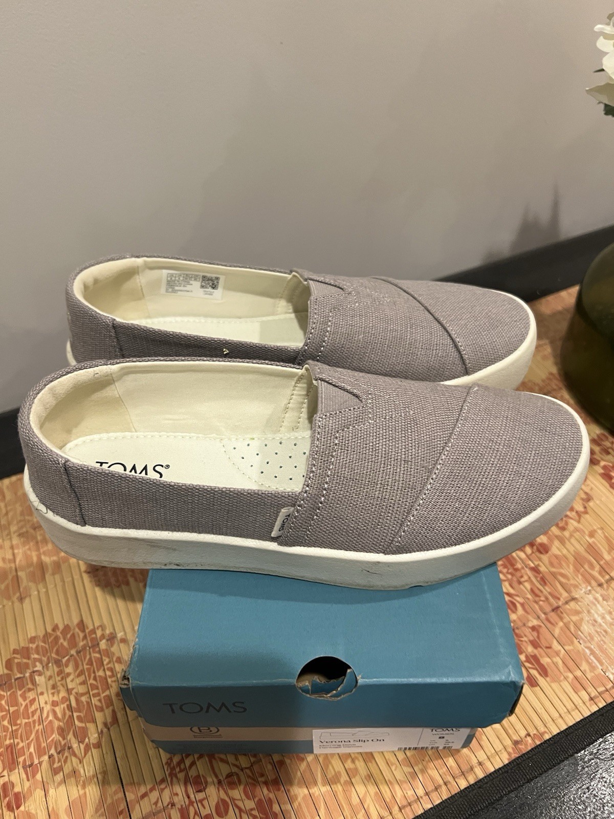 TOMS Women’s Verona Platform Slip On Sneakers Shoes Dove Grey Sz 8 Canvas W/Box