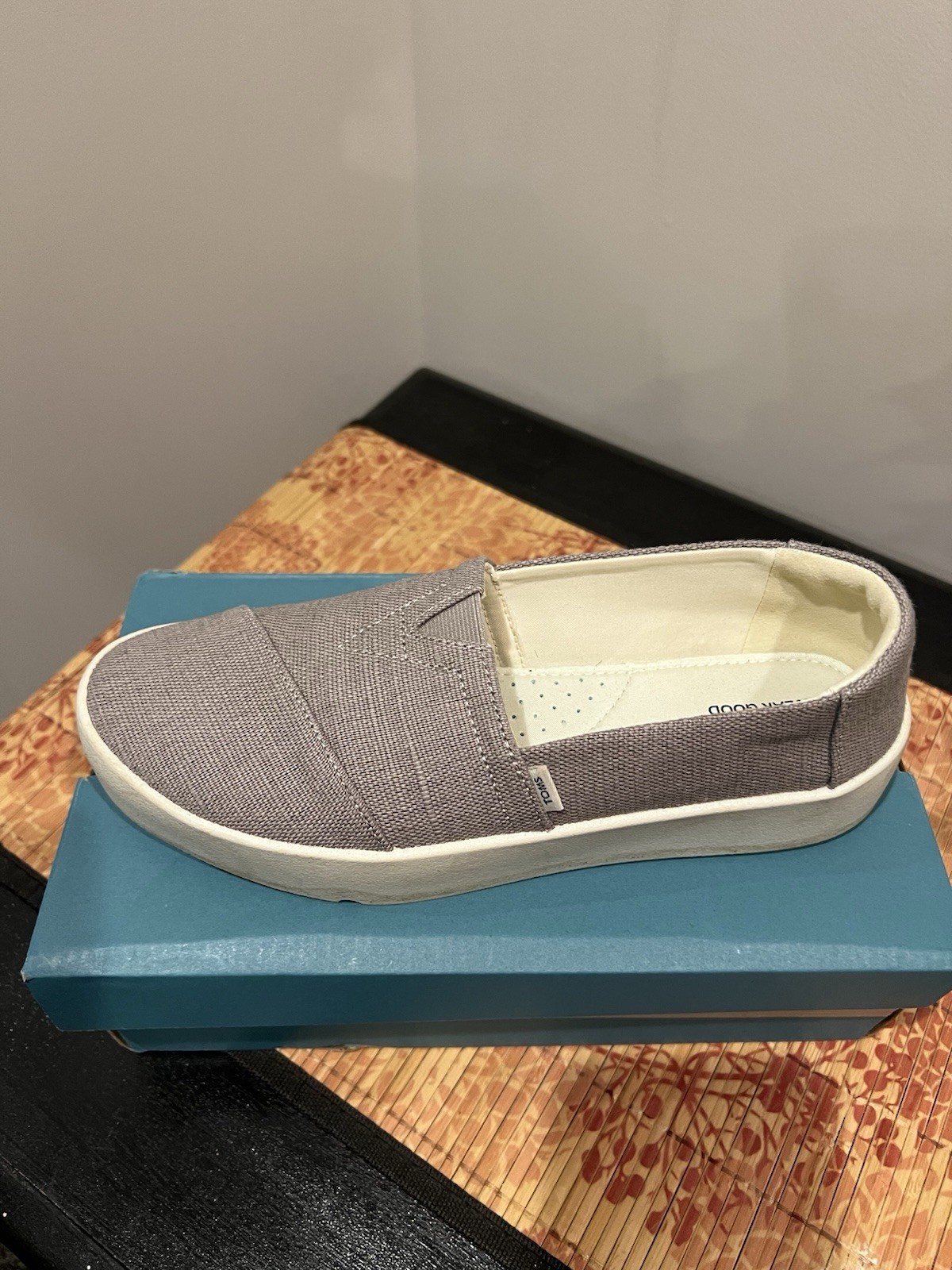 TOMS Women’s Verona Platform Slip On Sneakers Shoes Dove Grey Sz 8 Canvas W/Box