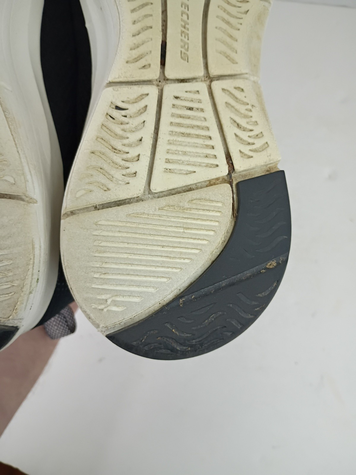 Skechers Arch Comfort Women’s Size 8.5 Slip-On Shoes Black Fabric Pink Liner