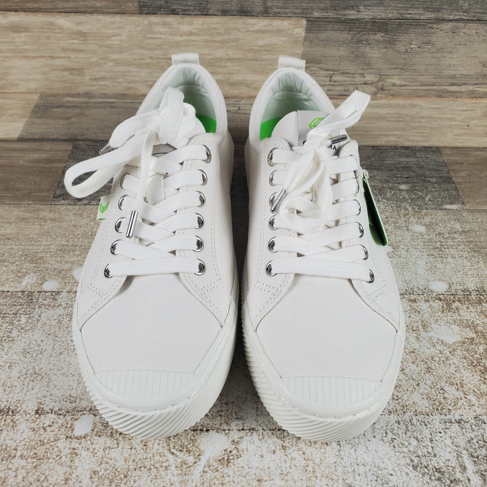 Cariuma OCA Low Shoe Mens Sz 8.5 /Womens 10 Running Off-White Canvas Lace Up