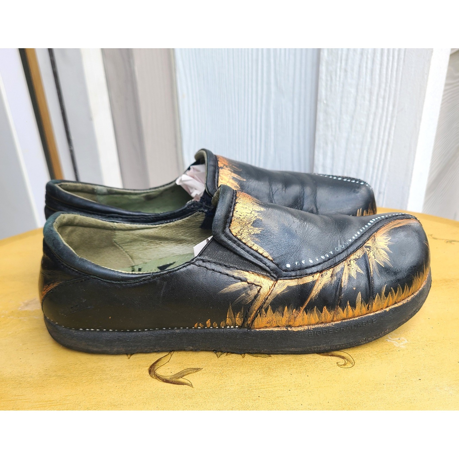 Earth US 8 Black Leather Hand Painted Comfort Slip On Shoes Artsy Boho Bohemian