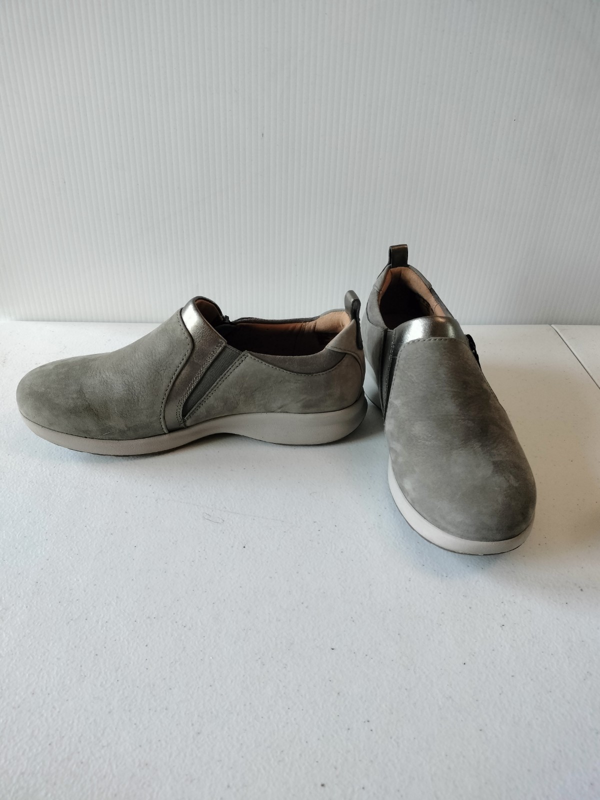 Clarks Unstructured Un Adorn Side Zip Slip On 7.5 Shoes Gray Pewter Travel
