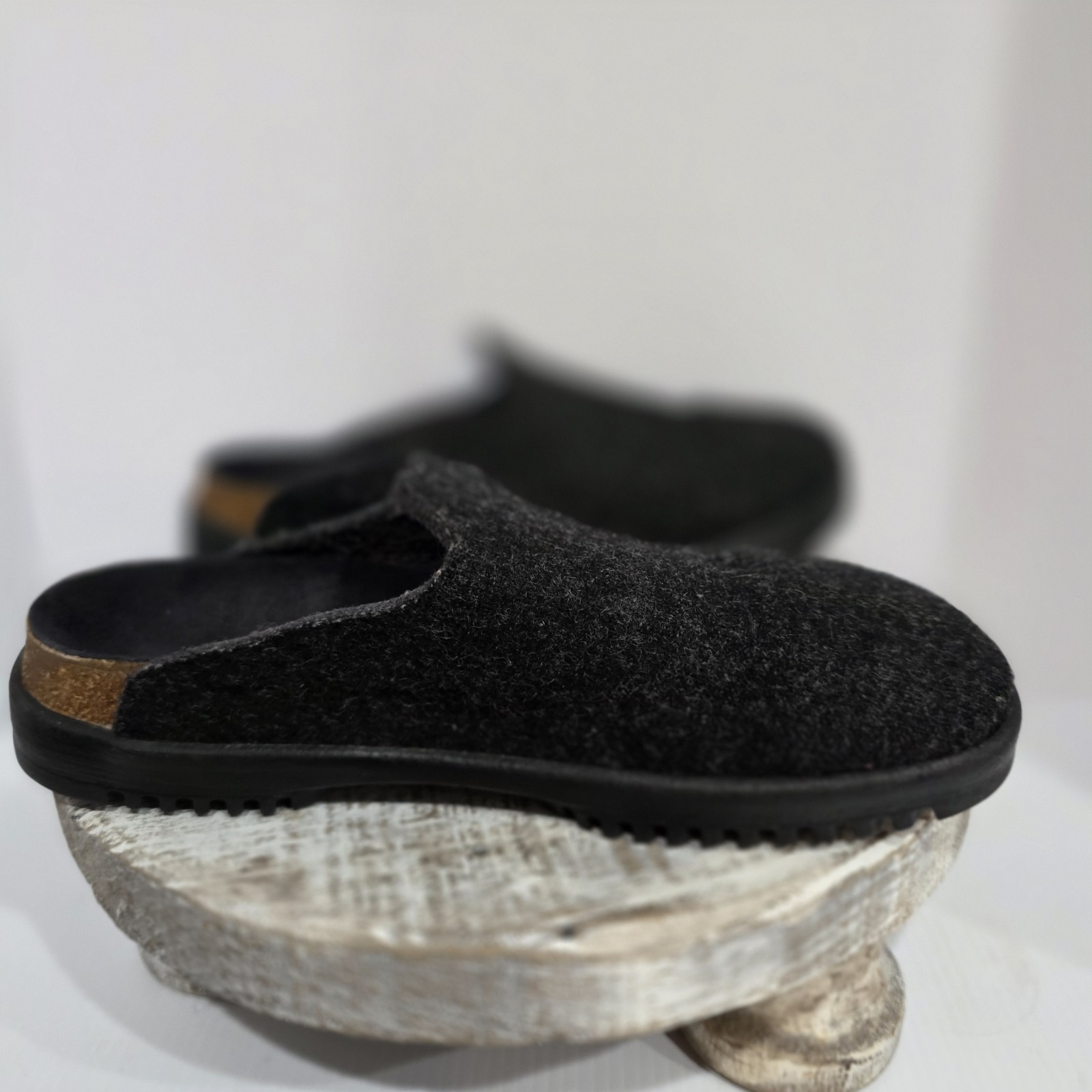 Birkenstocks Betula 38 Gray Charcoal Felt Clogs
