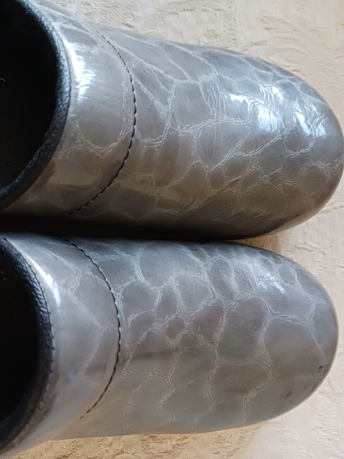 Sanita The Original Danish Clogs Gray Animal Print Leather Sz 38 EU 8 US Shoes