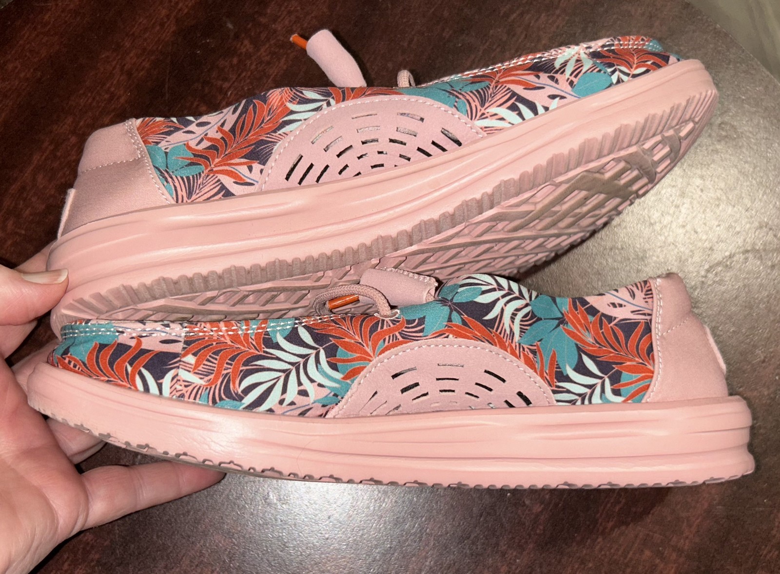 Hey Dude Wendy H2O slip on loafer Floridian leaf pattern ladies 5