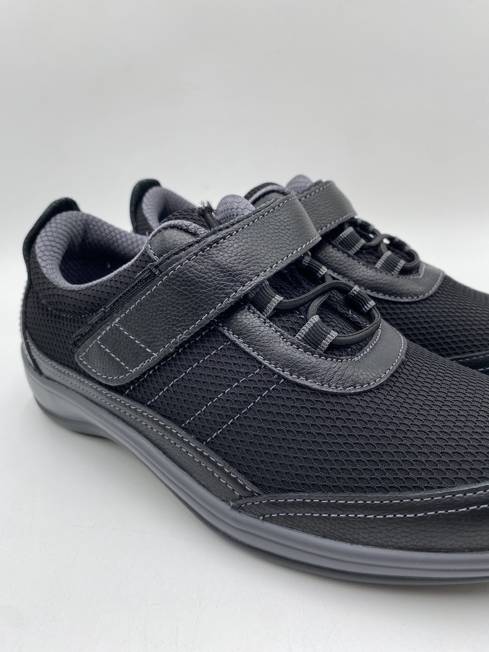 OrthoFeet BREEZE Women’s NEW Slip-on Walking Shoes Black Multiple Sizes