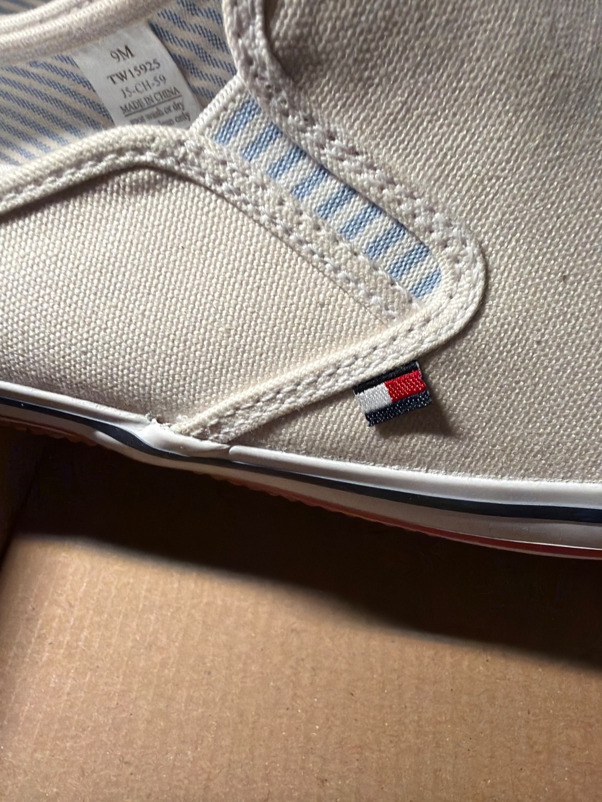 Tommy Hilfiger Canvas slip on in white size 9M without box