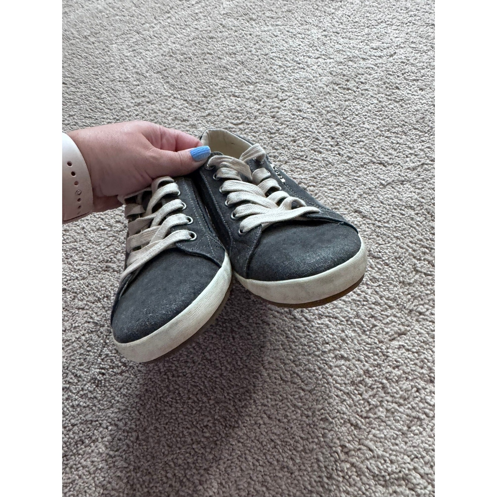 Taos Star Low Top Casual Sneakers Gray Charcoal Washed Canvas Women’s Size 8.5