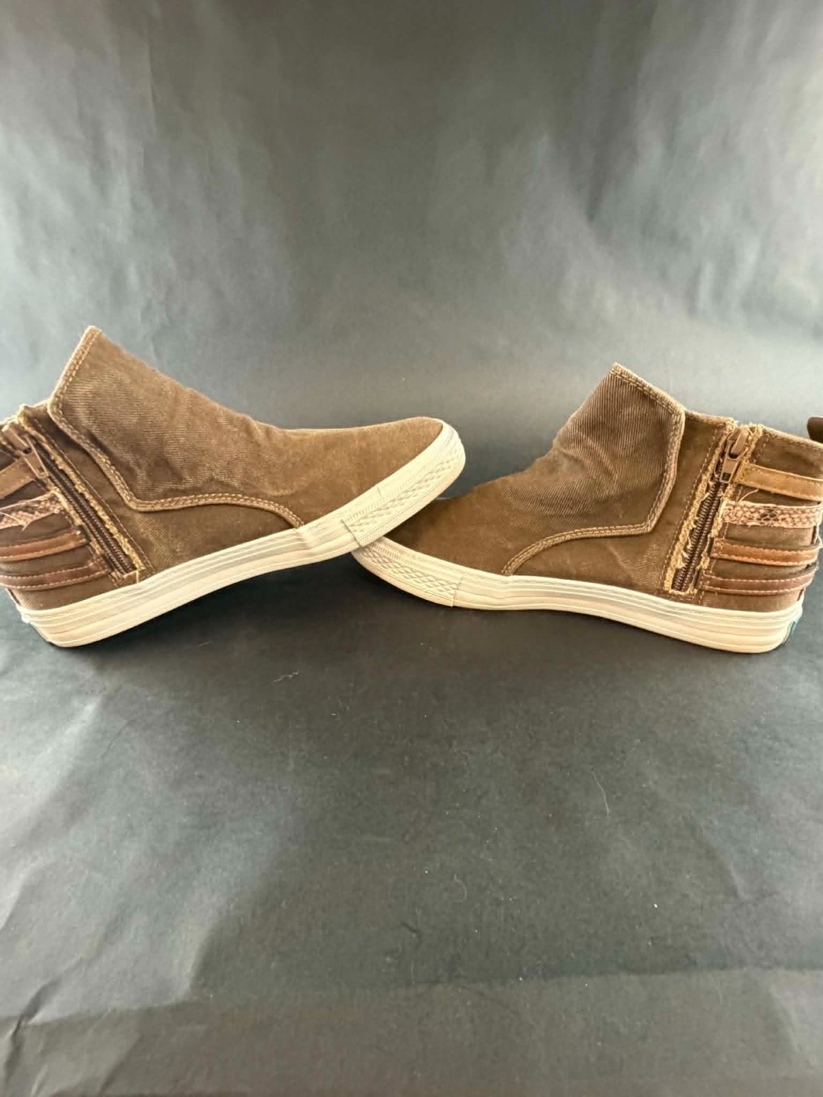 Blowfish Malibu Kayla Casual Shoes 50455 Womens Size 8.5 CUTE!