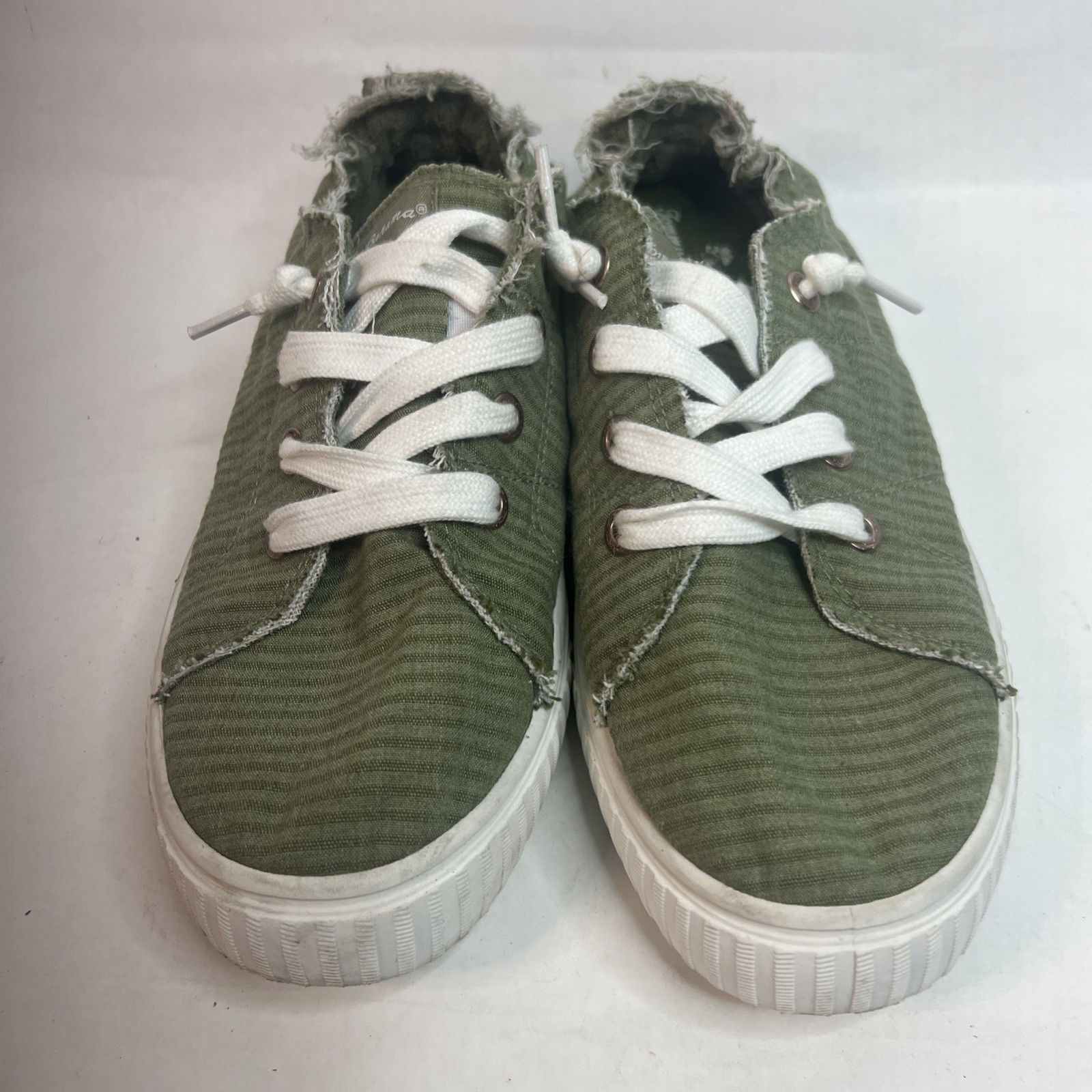 Tommy Bahama Women’s Memory Foam Slip On Sneakers Green Stripes Size 10 Casual