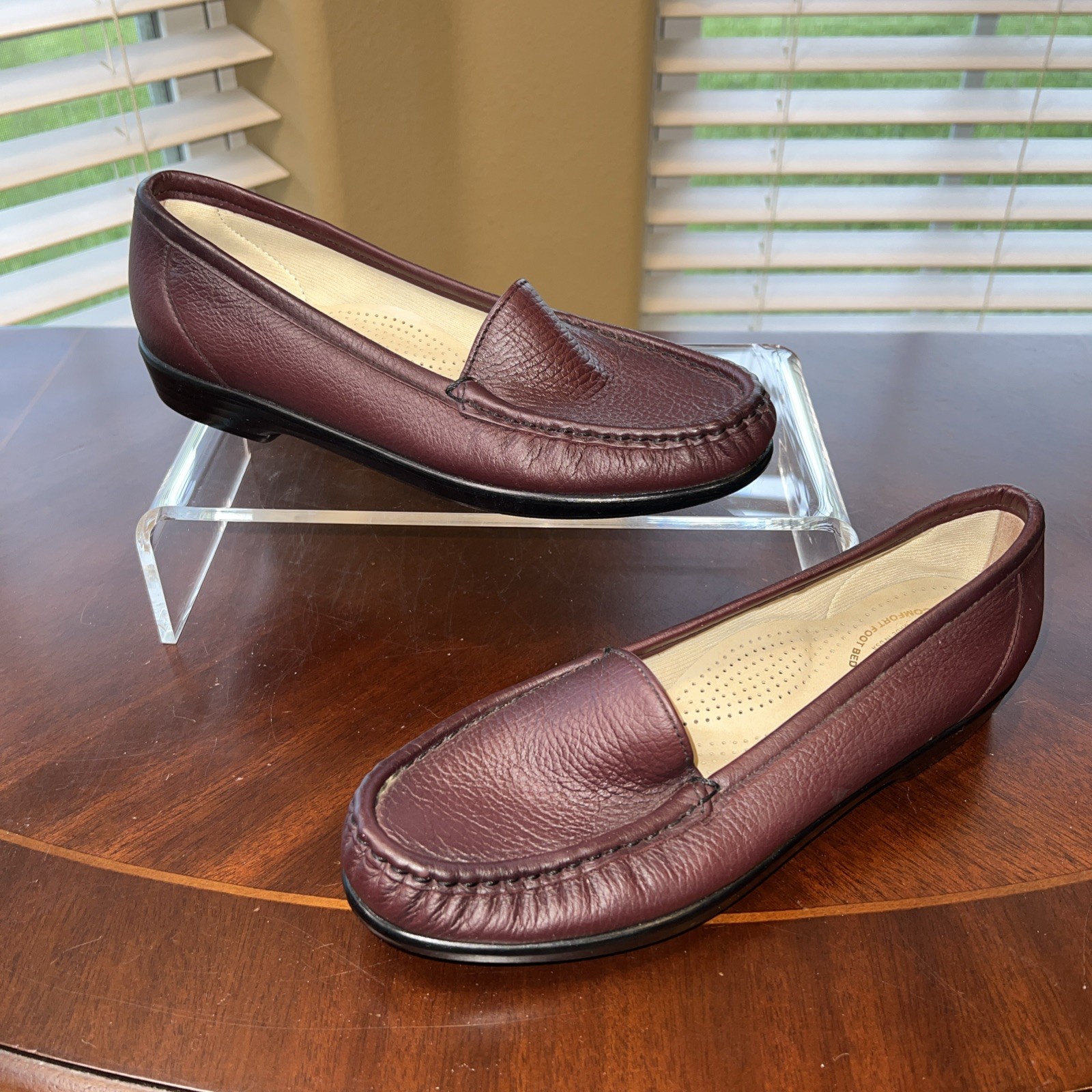 SAS Simplify Tripad Wine Loafer Shoes Sz 6.5 Comfort Support Walking Minimalist