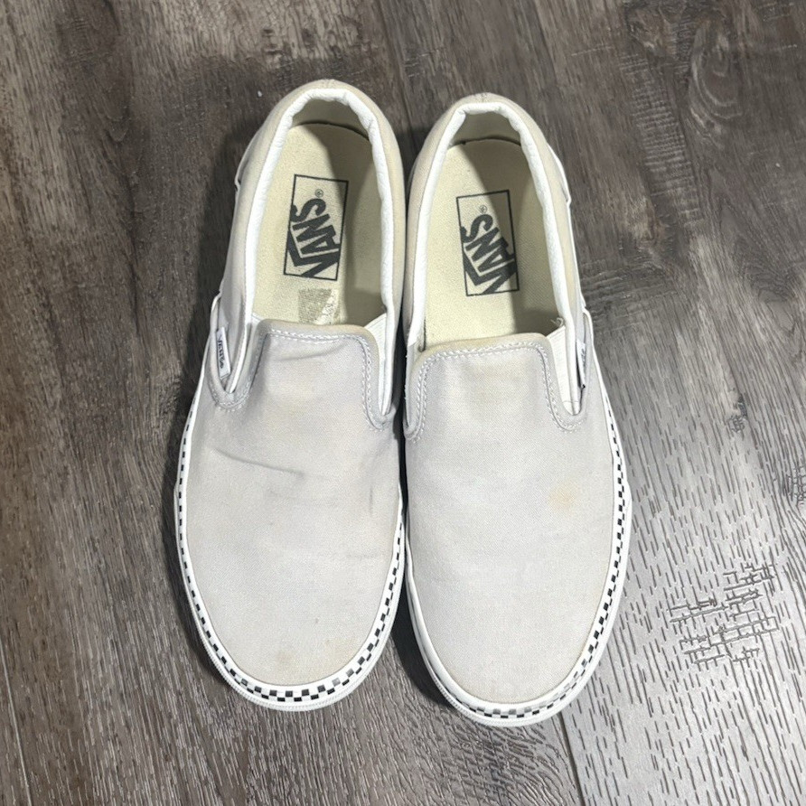 VANS Classic Slip-On Sneakers