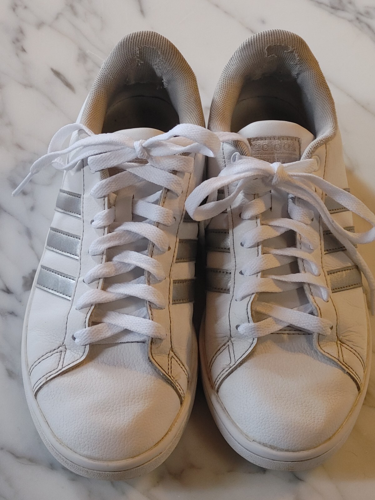 ADIDAS AQ0528 Women’s Sz 7.5 Grand Court White w/Silver Stripes UK 6