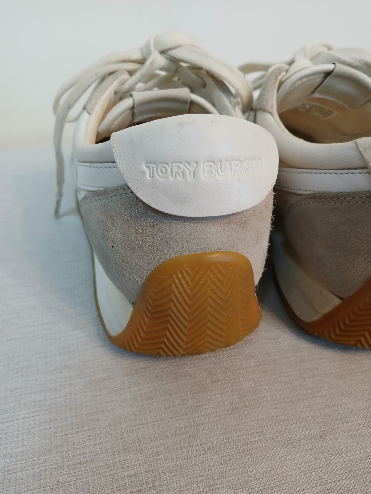 Tory Burch Hank Leather Suede Sneaker Womens 6 Snow White Beige Gum Lace