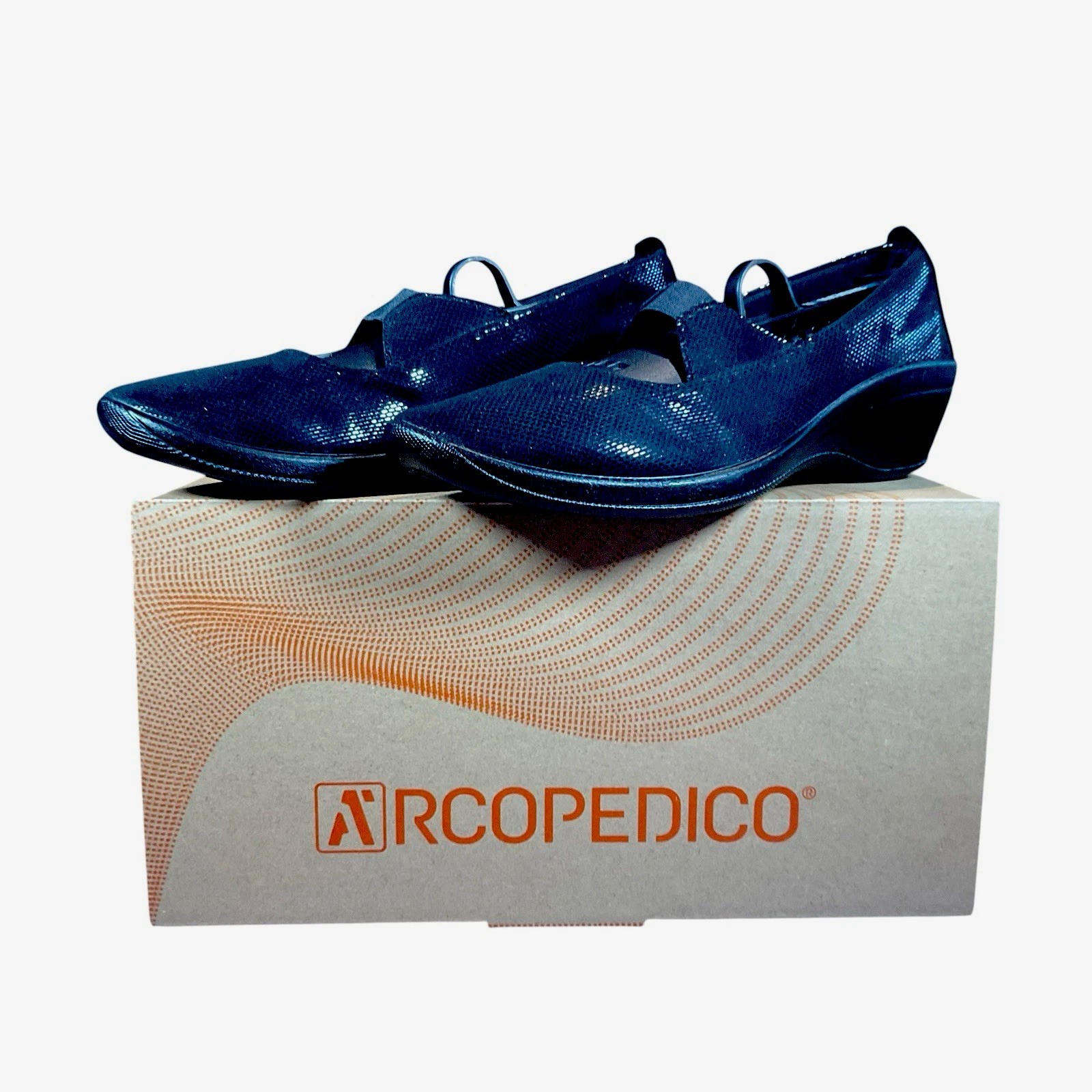 Arcopedico Seina Womens Textured Shoes NIB SZ 39 ( U.S. 8-8.5)