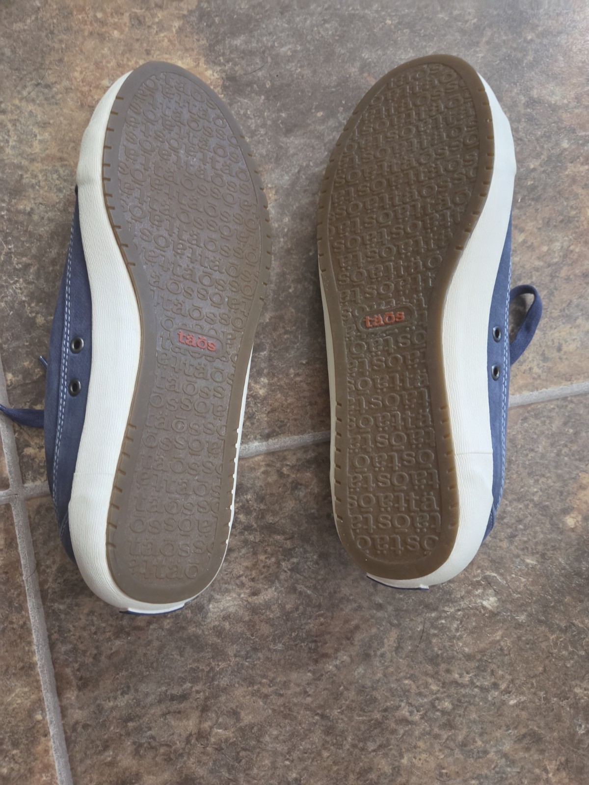 Taos Moc Star Shoes Sneakers Womens size 9.5 Blue Washed Denim Casual Comfort