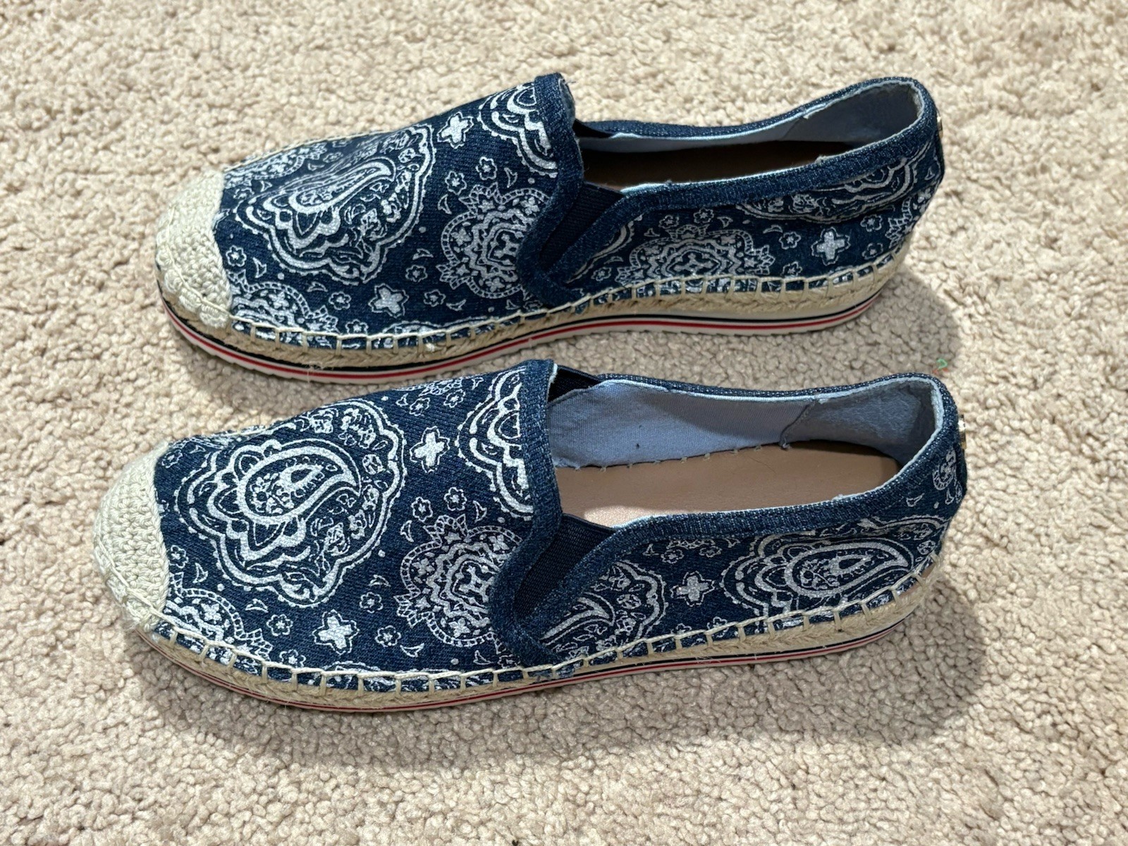 Tommy Hilfiger Womens Fashion Shoes Sz 6.5 Multicolor Paisley Print Sparkle