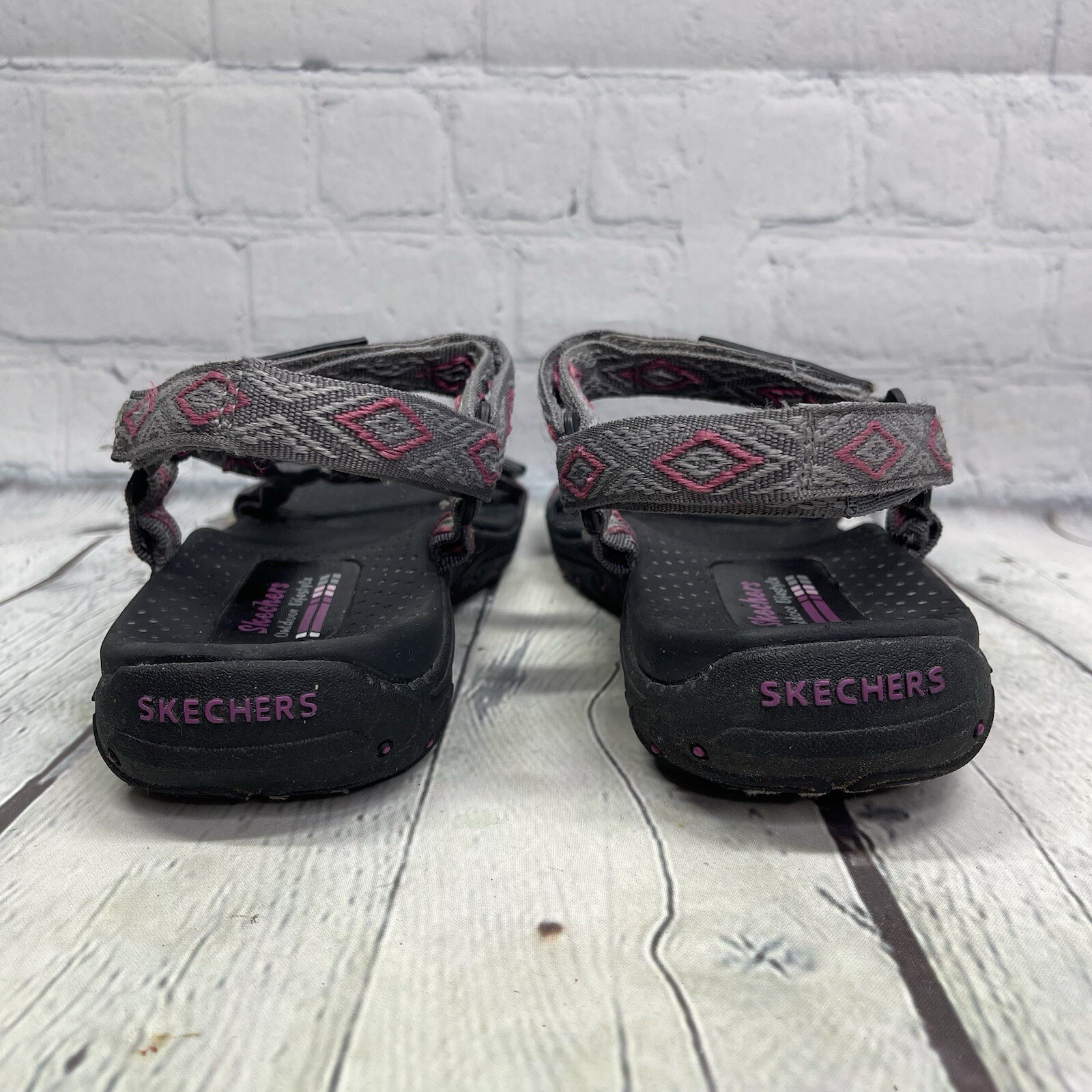 Skechers Reggae Sandals Women Size 9 Strappy Outdoor Lifestyle Hiking Walking
