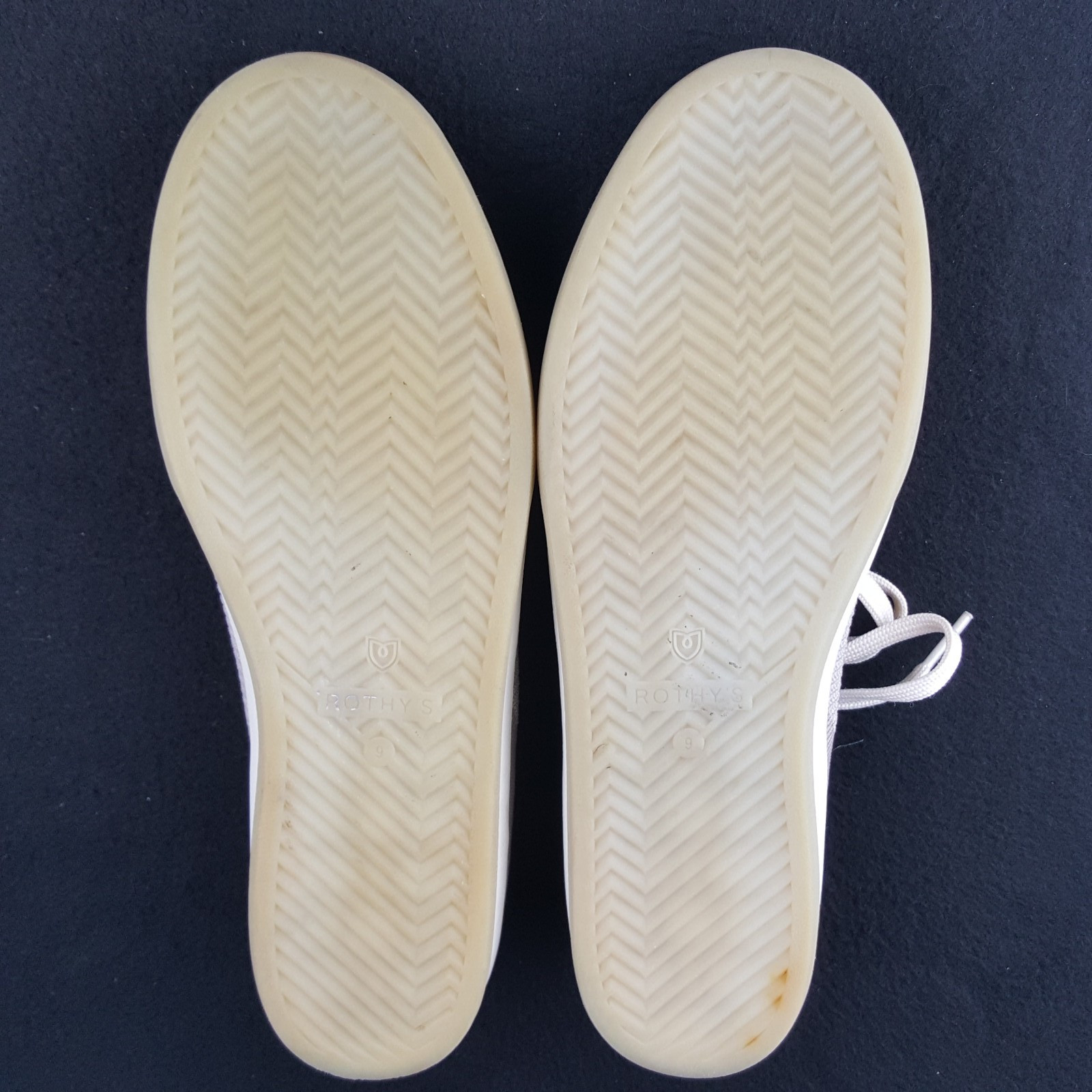 Rothys Womens The Lace Up Sneaker Size 9 in Blonde Cream and Beige