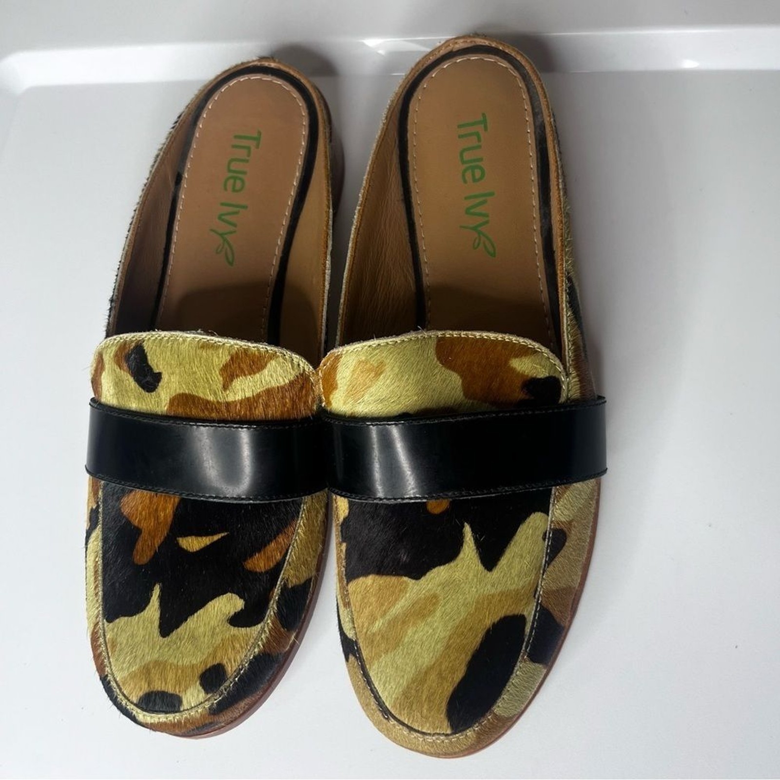 True Ivy camouflage green slip on mules pony hair leather womens shoes size 6M