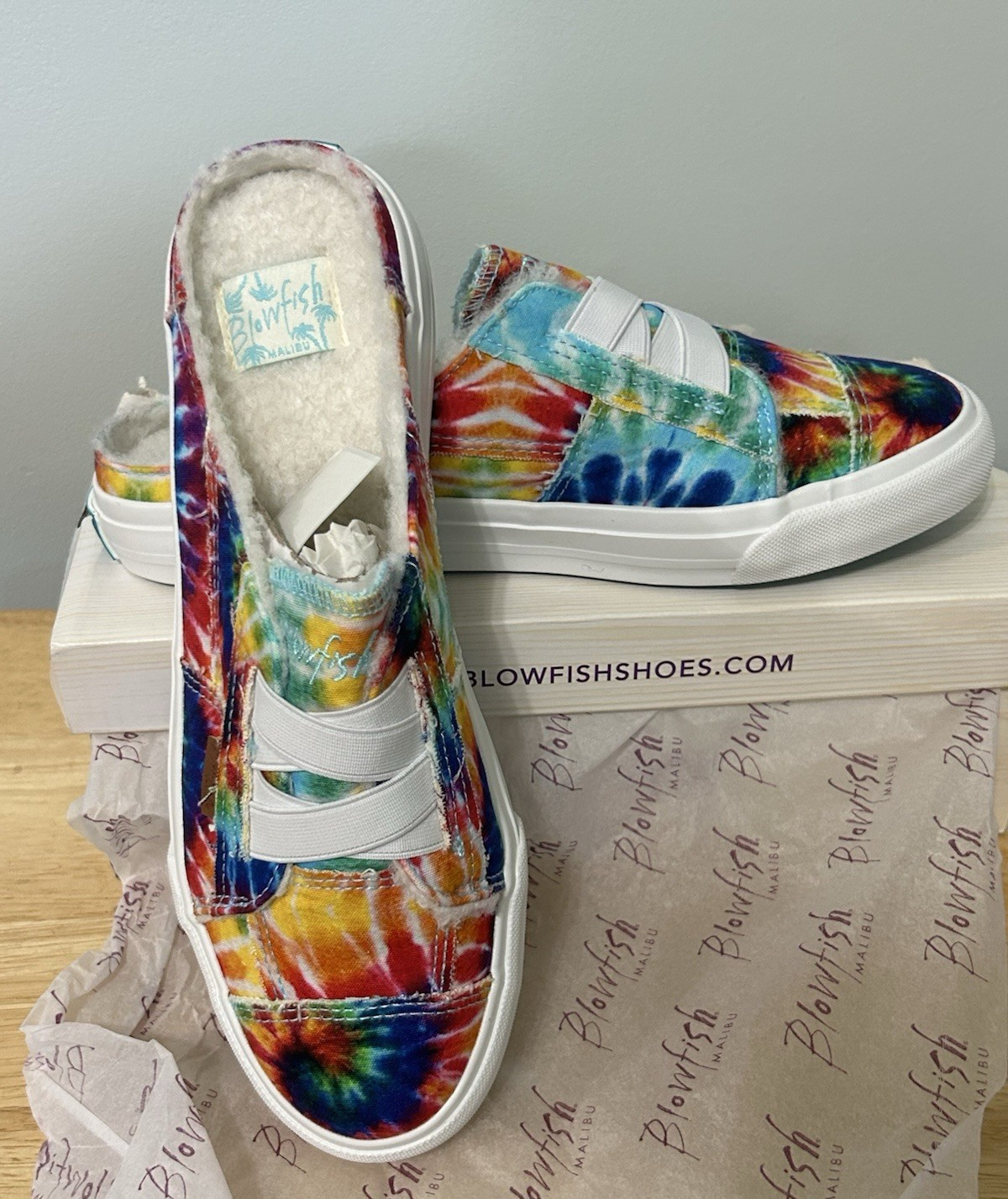 Blowfish Rainbow Tie Dye Sneaker Slip-On 9 M ladies distressed frayed New in Box